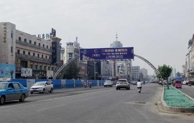 菏澤三角花園的廣告“霸主”被拆